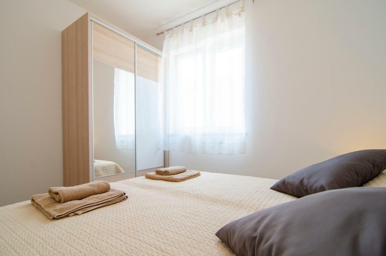 Apartments Sara 2 Bol Zewnętrze zdjęcie