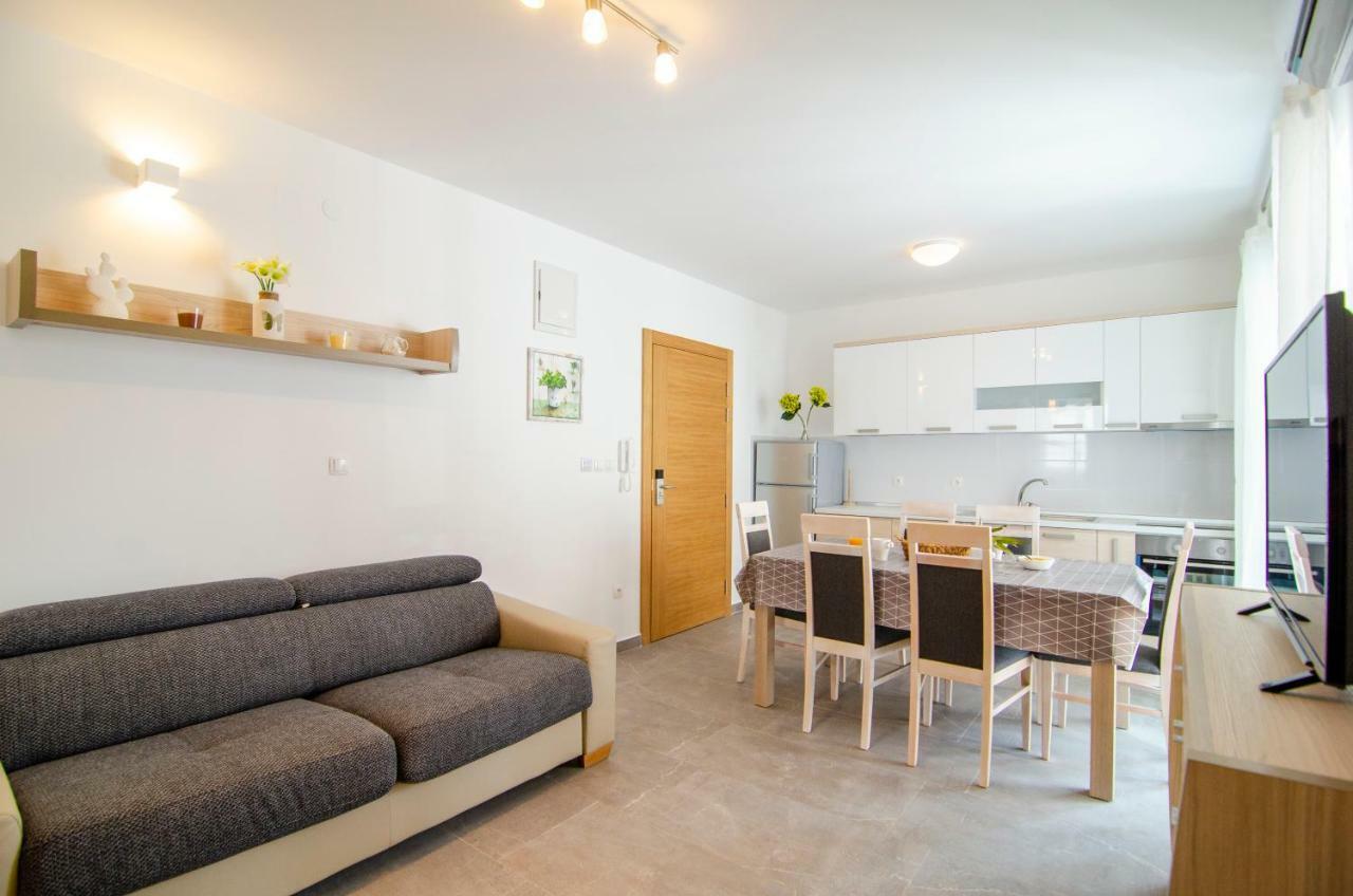 Apartments Sara 2 Bol Zewnętrze zdjęcie