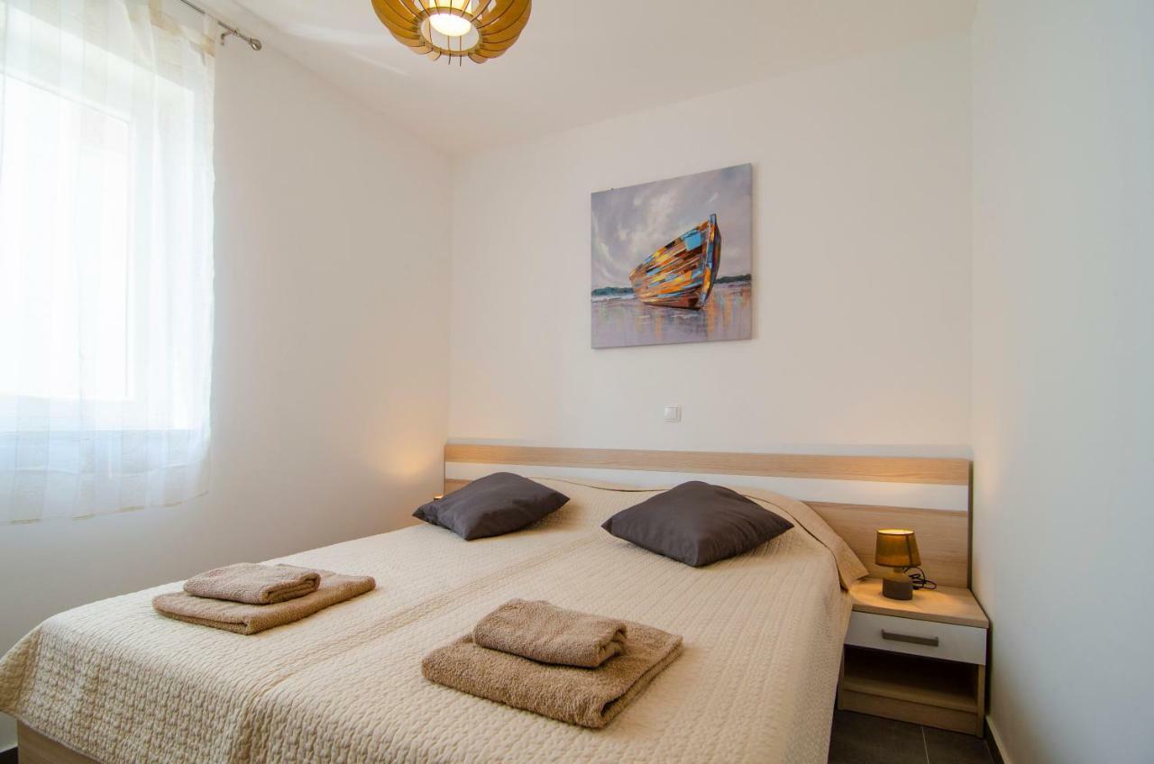 Apartments Sara 2 Bol Zewnętrze zdjęcie