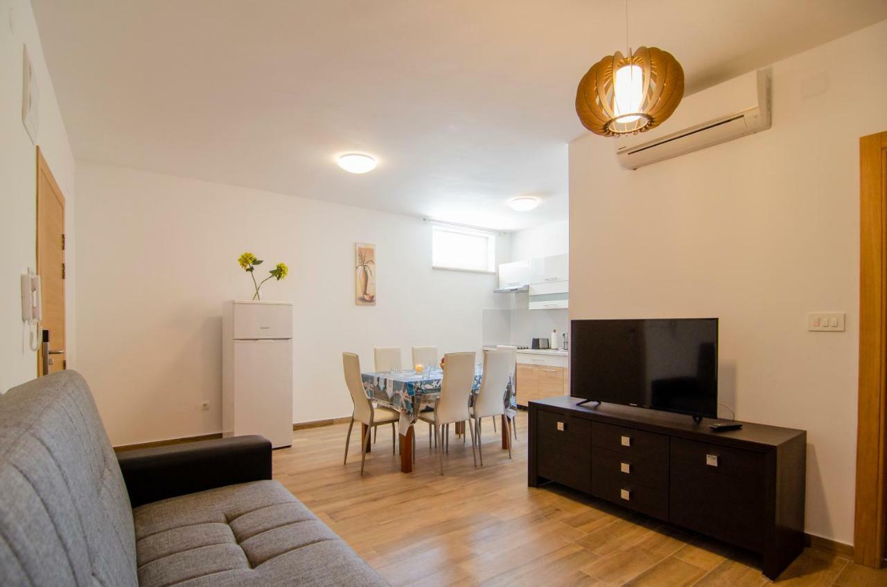 Apartments Sara 2 Bol Zewnętrze zdjęcie