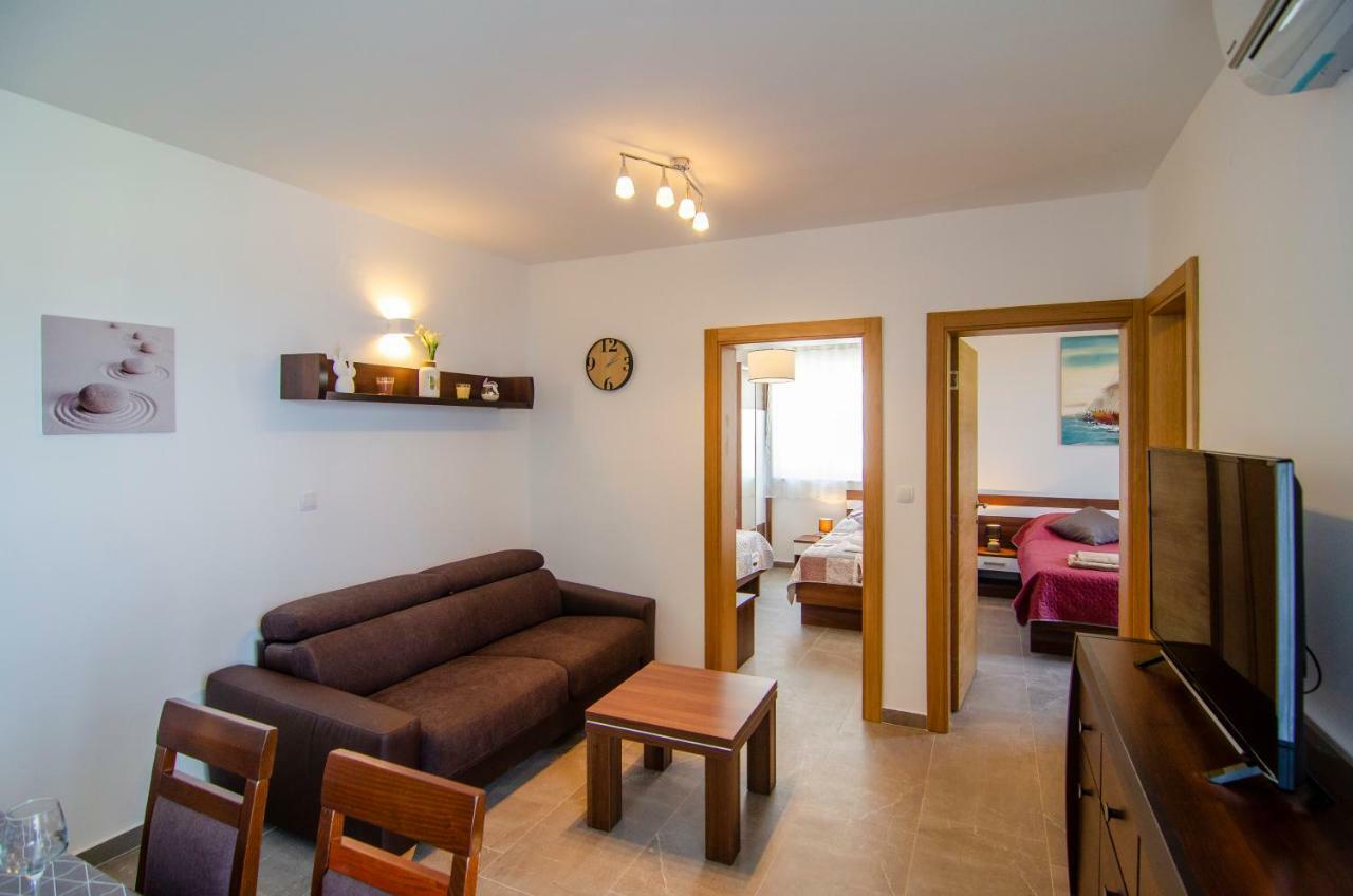 Apartments Sara 2 Bol Zewnętrze zdjęcie