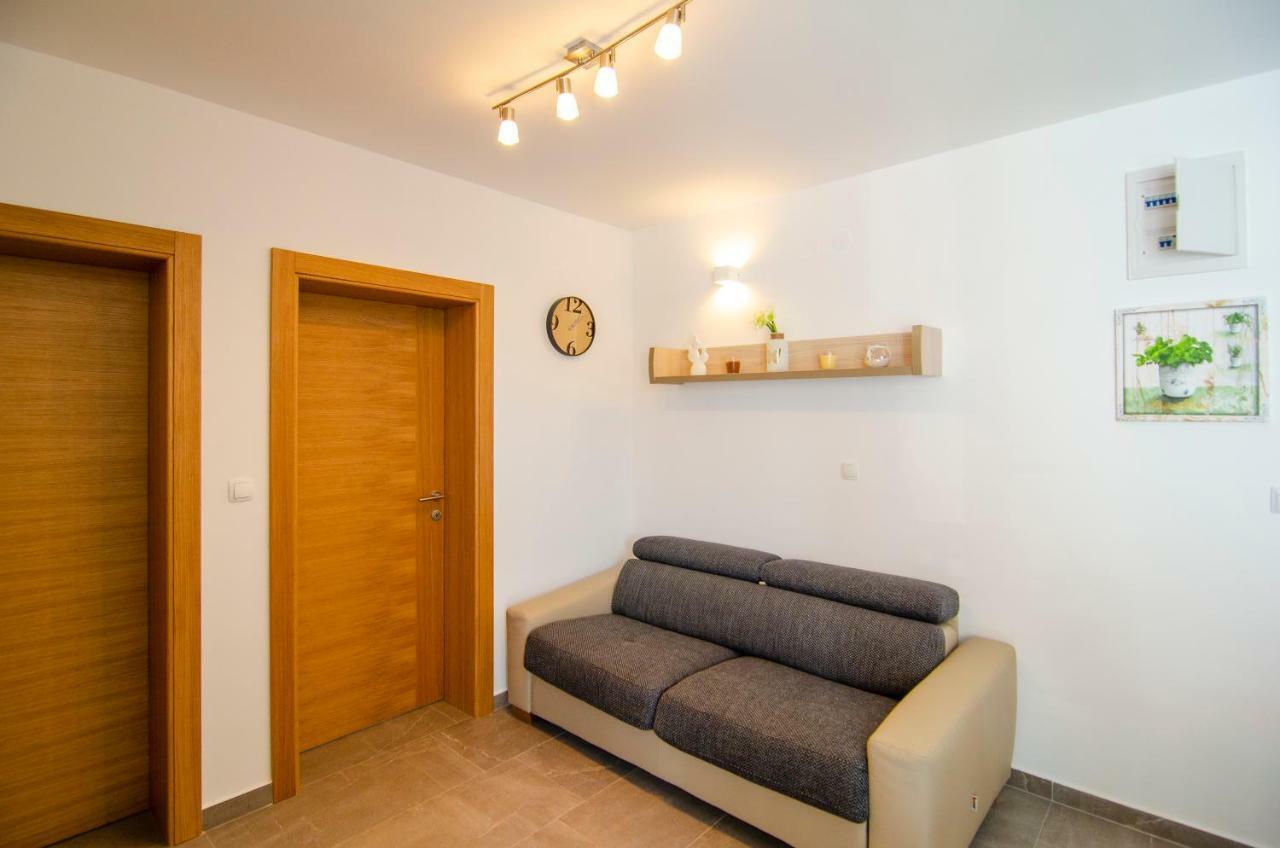 Apartments Sara 2 Bol Zewnętrze zdjęcie