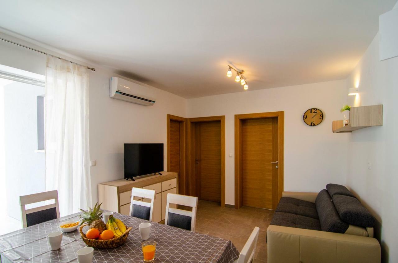 Apartments Sara 2 Bol Zewnętrze zdjęcie