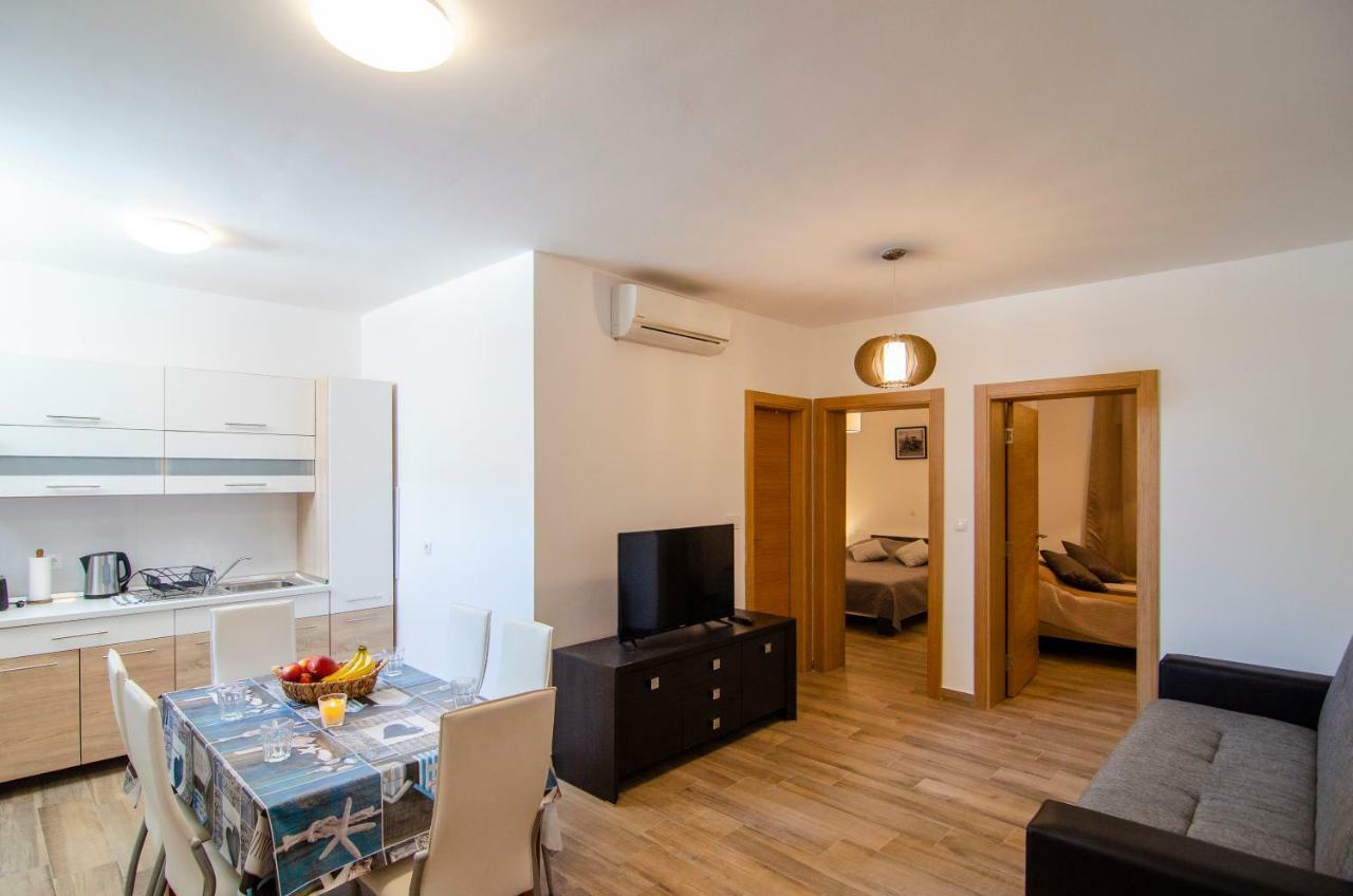 Apartments Sara 2 Bol Zewnętrze zdjęcie