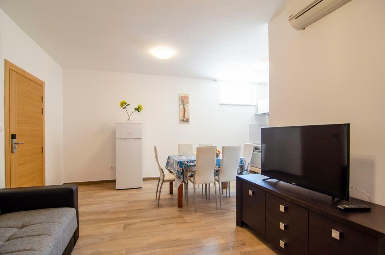 Apartments Sara 2 Bol Zewnętrze zdjęcie