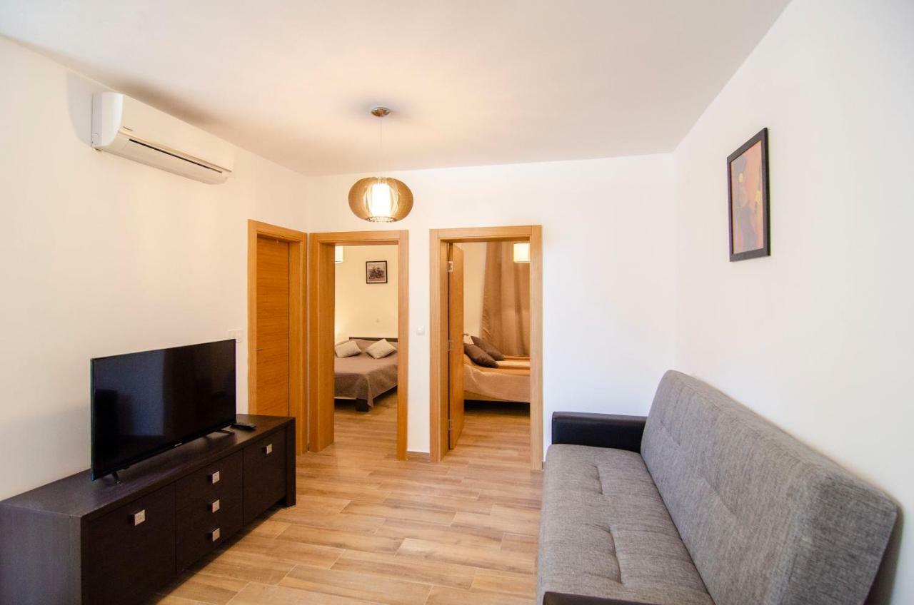 Apartments Sara 2 Bol Zewnętrze zdjęcie
