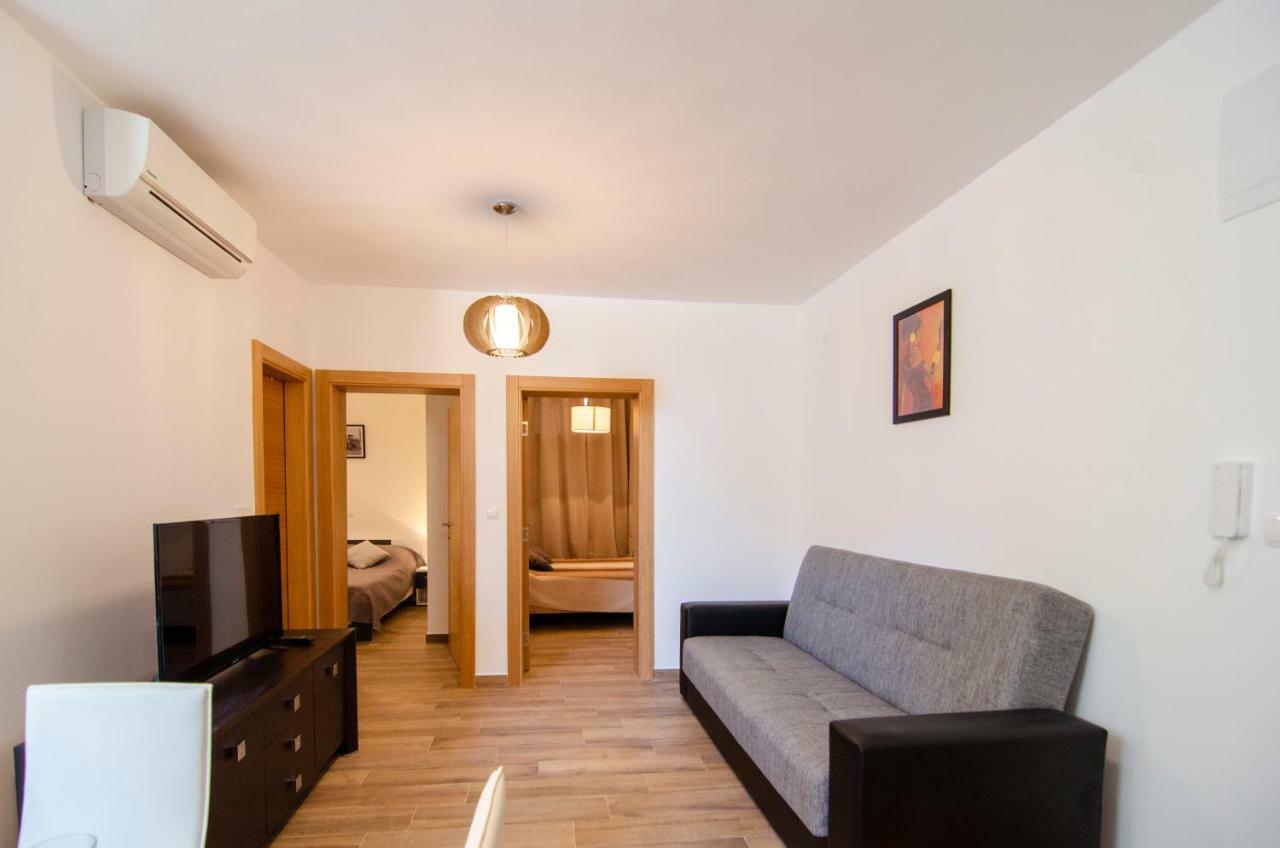 Apartments Sara 2 Bol Zewnętrze zdjęcie