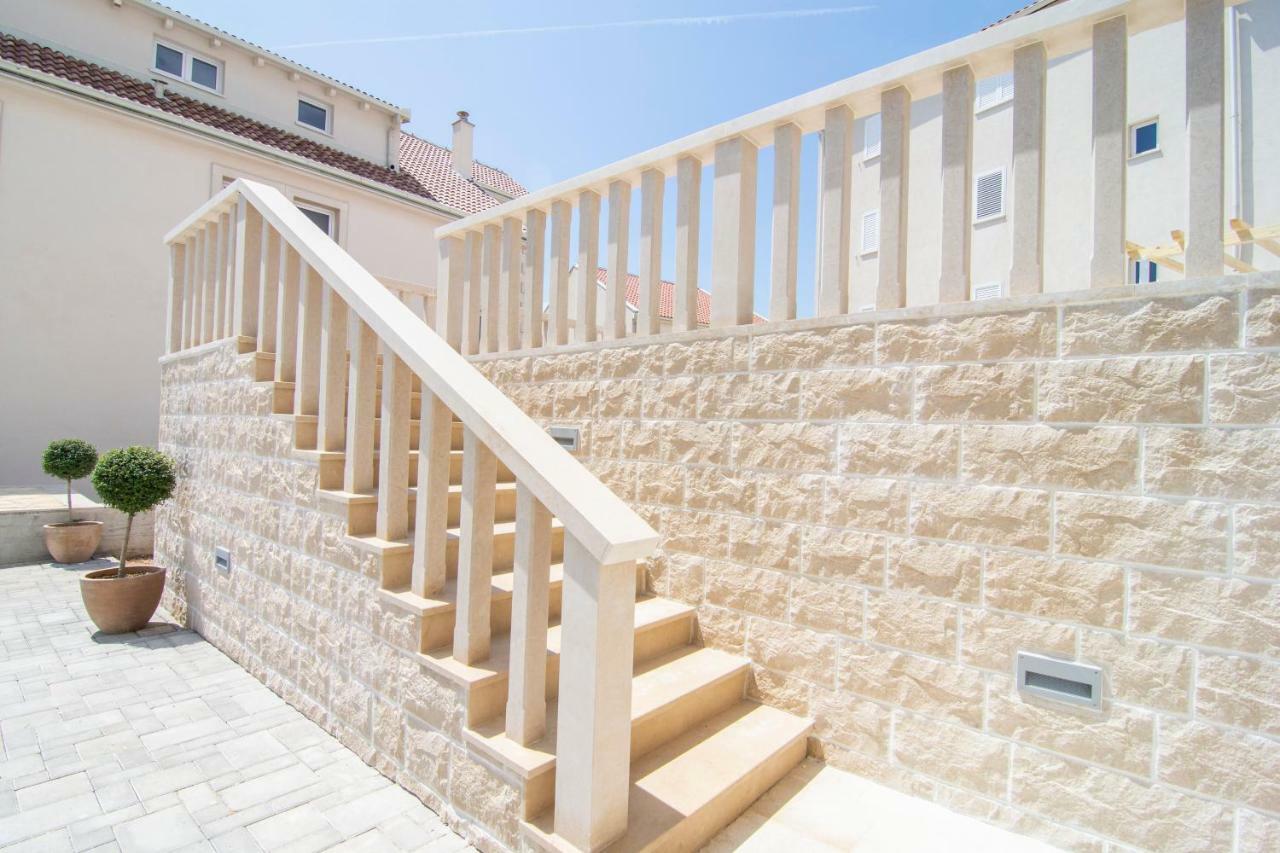 Apartments Sara 2 Bol Zewnętrze zdjęcie